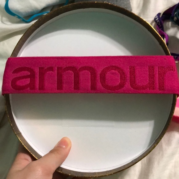 Under Armour headband - Picture 2 of 3